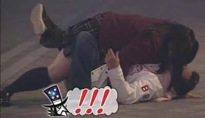 路上キス