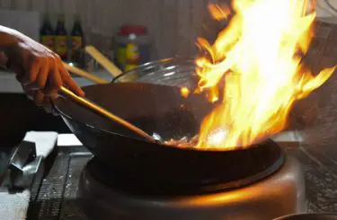 美味しいパスタ作ったお前。泊まってけば？