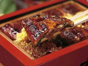 福岡のご当地フード「うなぎのせいろ蒸し」は濃くて熱くてうまい！